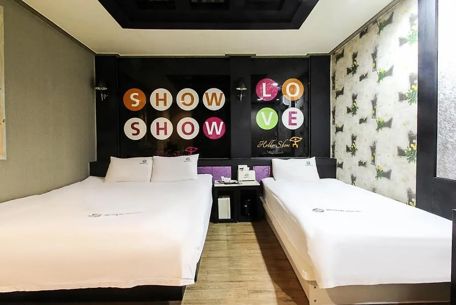 Show Hotel Haeundae Пусан