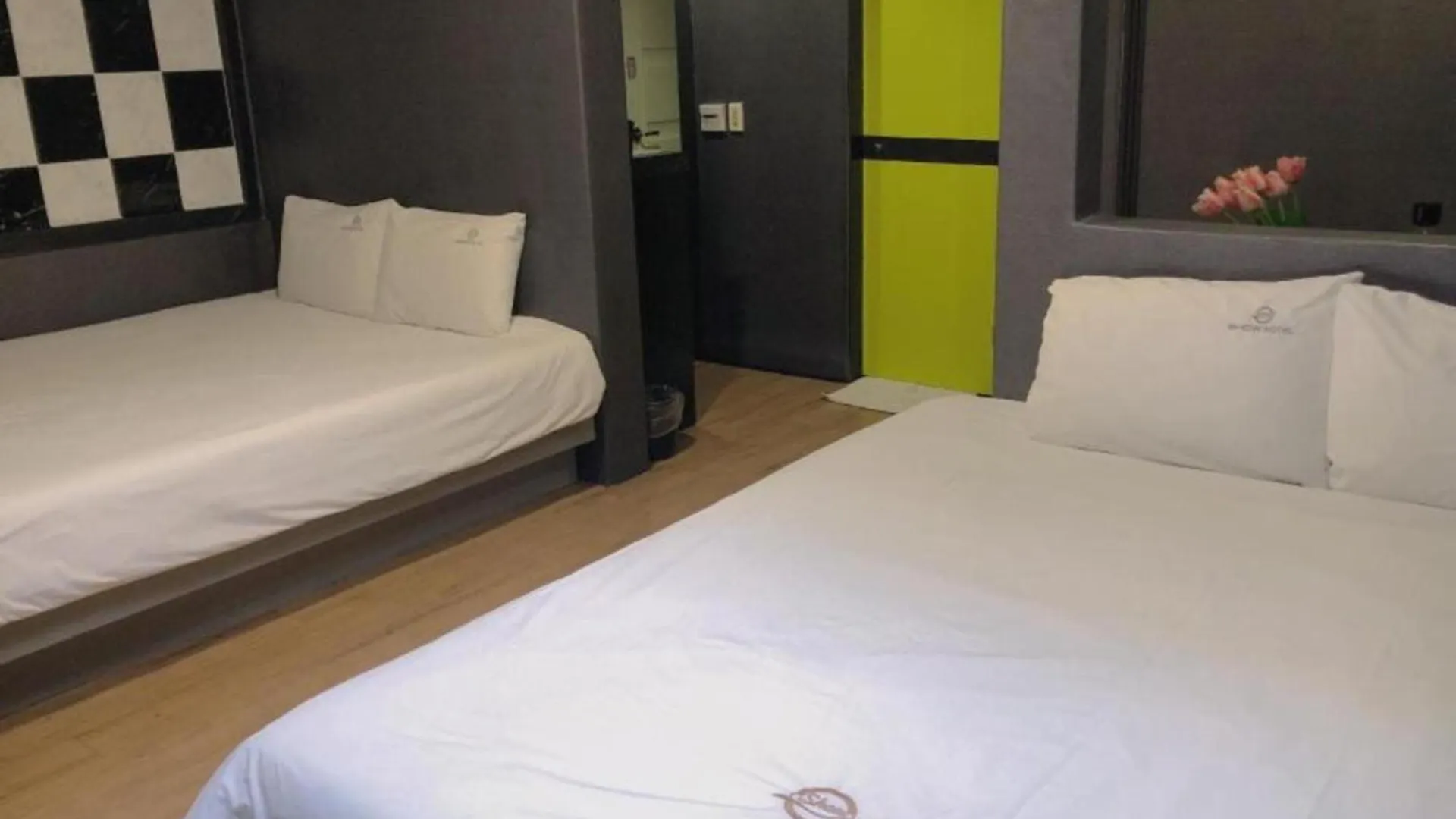 Show Hotel Haeundae Пусан